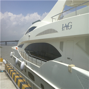 luxury yacht.jpg